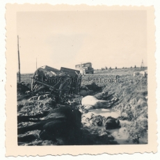 Russland - Tote Soldaten Pferde Feldwagen - Wehrmacht Bus