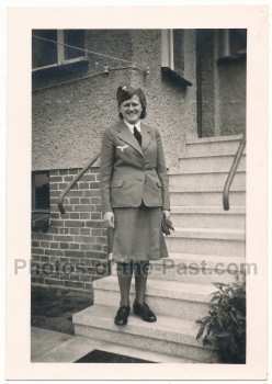 Luftwaffenhelferin Frau in Luftwaffen Uniform