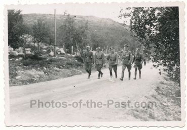 Ritterkreuzträger Genealoberst Falkenhorst besucht SS Division Totenkopf in Elvenes Norwegen