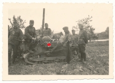 Französischer UE Panzer mit aufgemaltem Hakenkreuz ! Beute Tank Westfront Frankreich