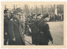 Reichsarbeitsführer Konstantin Hierl und SS Männer in Goslar 1937