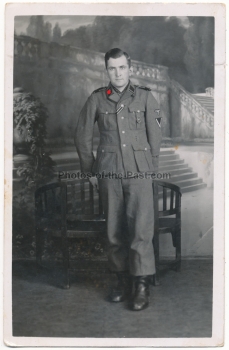 Portrait Waffen SS Mann mit Ärmelband Leibstandarte Adolf Hitler .... LAH