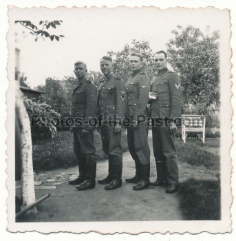 Konvolut 3 Fotos Waffen SS Männer mit Ärmelband DER FÜHRER