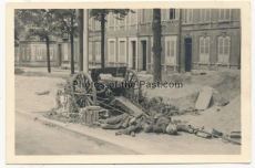 Grauen des Krieges - 6 Fotos tote Soldaten an verschiedenen Fronten