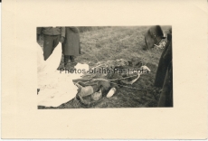 Toter RAF Pilot mit Fallschirm an der Westfront ...