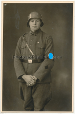 Portrait SA Angehöriger mit Stahlhelm und Stahlhelmbundabzeichen Sturmabteilung 18/47 Foto Atelier Homberg Bez. Kassel