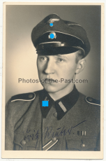 Portrait Waffen SS Rottenführer mit Schirmmütze 1944 - Foto mit original Unterschrift - Atelier Lemgo