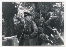 Generalfeldmarschall Erwin Rommel am Gefechtsstand der 21. Panzer Division in Billy Frankreich 1944