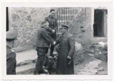 Ritterkreuzträger des Heeres - Offiziere der Reichsgrenadier Division Hoch und Deutschmeister in Italien 1944