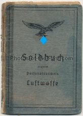 Soldbuch der Luftwaffe für einen Flugwerkprüfer der Flieger Technische Schule 2 mit Eintragung Schützenabzeichen