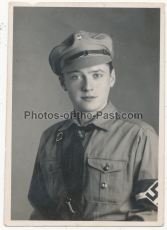 Portrait Hitlerjunge mit Schirmmütze Halstuch und Knoten - Hitlerjugen - HJ