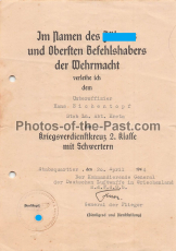 Verleihungsurkunde Kriegsverdienstkreuz II. Klasse an einen Unteroffizier vom Stab Luftnachrichten Abteilung Kreta mit Unterschrift General der Flieger Johannes Fink 1944