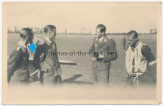 Ritterkreuzträger der Luftwaffe - Jagdgeschwader 3 Piloten Major von Lutzow Hauptmann Balthasar und Oberleutnant Egon Troha am Messerschmitt Bf 109 Flugzeug in Frankreich 1940
