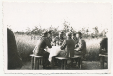 Ritterkreuzträger des Heeres - Oberst Götz Generaloberst Heinrici und General Püchler beim Kaffee 1943