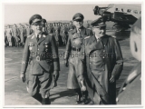 Generalfeldmarschall Göring und General Kesselring am Junkers Ju 52 Flugzeug - Ritterkreuzträger der Luftwaffe