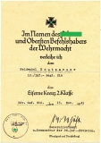Urkundengruppe Infanterie Sturmabzeichen in Silber - Verwundetenabzeichen in Schwarz - Eisernes Kreuz 2. Klasse und Portrait Foto