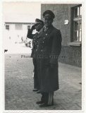 Generalfeldmarschall Kesselring auf dem Fliegerhorst Lyck in Polen 1941 - Ritterkreuzträger der Luftwaffe