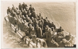 Waffen SS Männer vom SS Regiment Deutschland bei einer Hafenrundfahrt in Hamburg