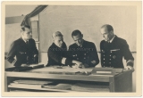 Ritterkreuzträger der Kriegsmarine - U Boot Kommandant Georg Schewe U 105 beim F.d.U. Stab Vizeadmiral Leo Kreisch