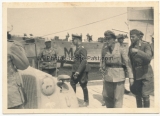 Ritterkreuzträger des Heeres - Wüstenfuchs Generalfeldmarschall Erwin Rommel in einem Hafen - GFM - Afrika Korps