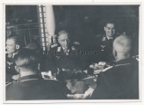 Ritterkreuzträger der Luftwaffe - 3 Fotos General und Offiziere bei einer Feierlichkeit
