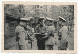 Ritterkreuzträger des Heeres - General mit Stabsoffizieren bei Lagebesprechung