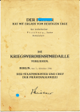 Urkunde zur Kriegsverdienstmedaille für einen Landarbeiter aus Buttelstedt