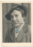 Portrait Arbeitsmaid mit Brosche Reichsarbeitsdienst Weibliche Jugend