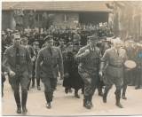 Der Führer Adolf Hitler mit Rudof Heß und Robert Ley auf der NS-Ordensburg Krössinsee in Pommern 1936