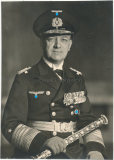 Portrait Oberbefehlshaber der Kriegsmarine Erich Raeder mit Marschallstab
