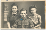 Portrait Waffen SS Sturmmann mit Schwestern