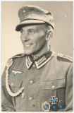 Portrait Unteroffizier der Gebirgsjäger mit Schützenschnur Orden und Abzeichen - Atelier Sonthofen