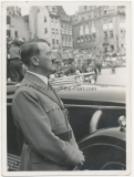 Der Führer Adolf Hitler am PKW in Nürnberg