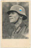 Stahlhelm Portrait Foto Soldat der Wehrmacht mit M 40 Helm