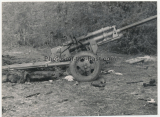 Tote russische Soldaten an einem PaK Geschütz an der Ostfront 1941