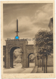 Ansichtskarte Postkarte Leibstandarte SS Adolf Hitler Schwerthaltung über einer Verbindungshalle Kaserne Berlin Lichterfelde